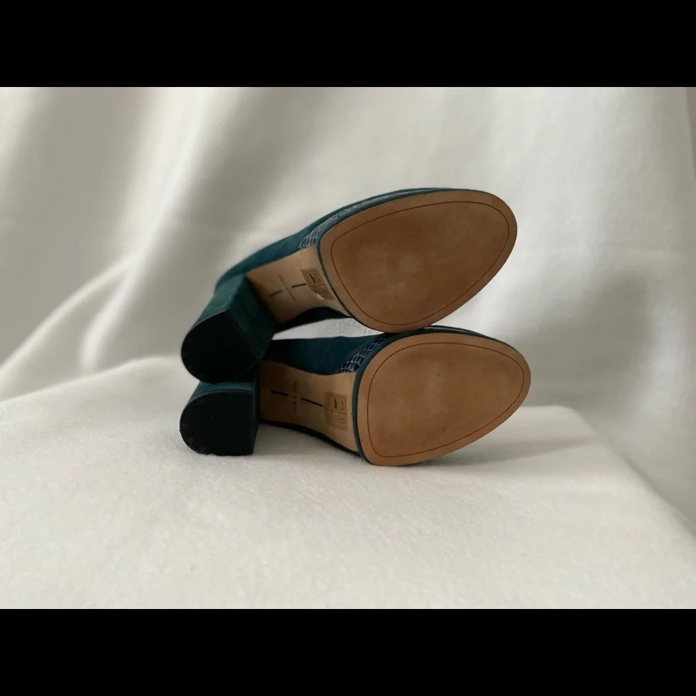 Dolce Vita Size 8 1/2 Green Suede Lizard inspired Trim Platform Heeled Pumps